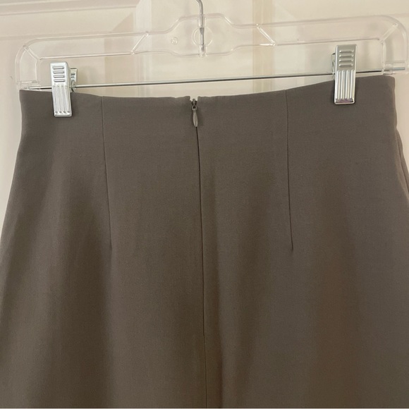 Newport News Gray Pencil Skirt - Size 2 - Picture 4 of 5